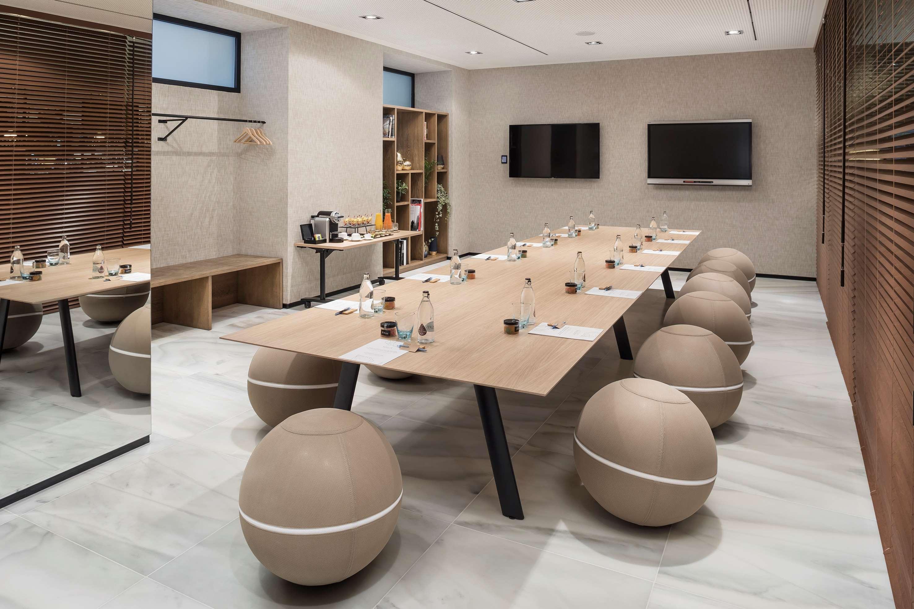 Melia Madrid Serrano Bagian luar foto