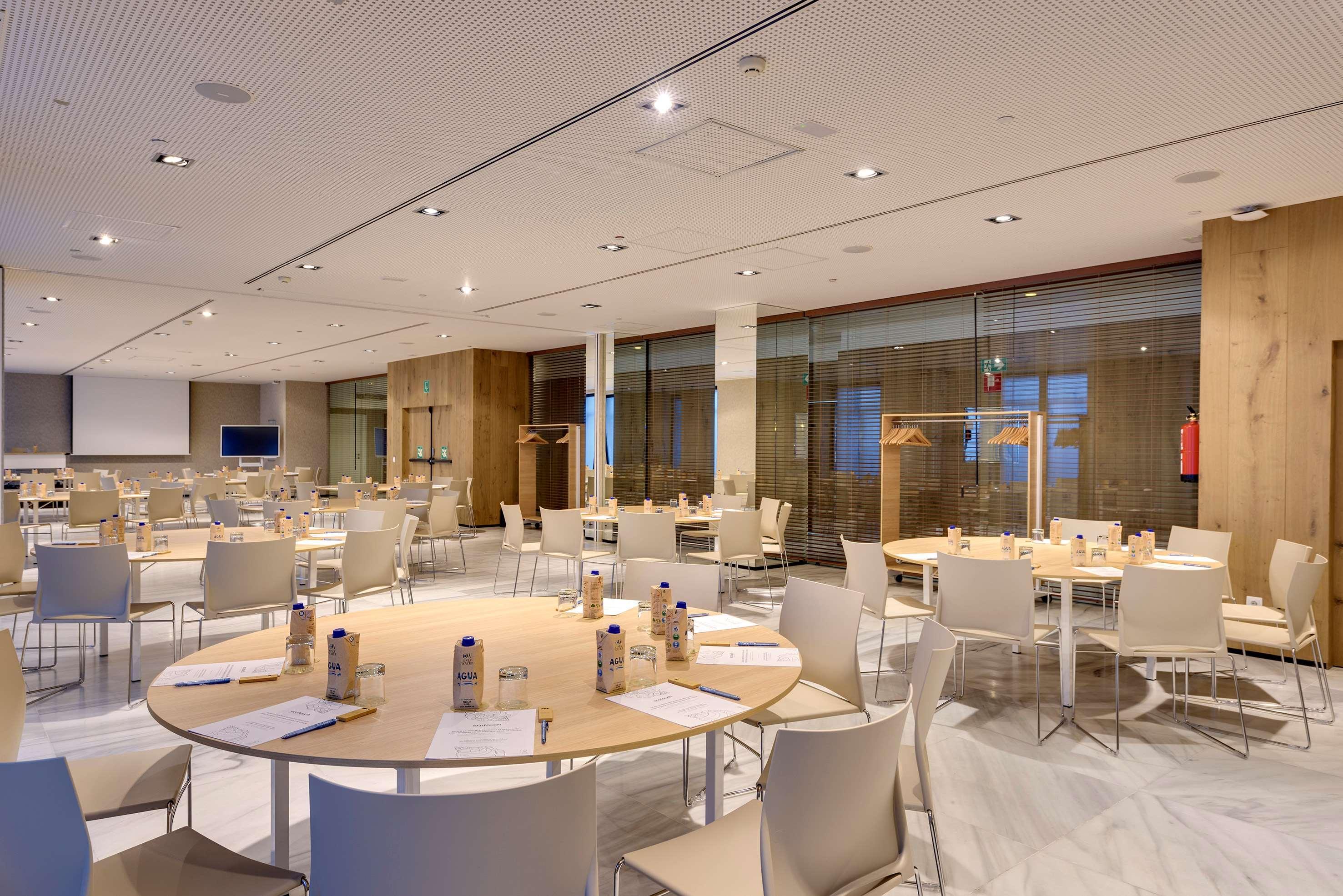Melia Madrid Serrano Bagian luar foto