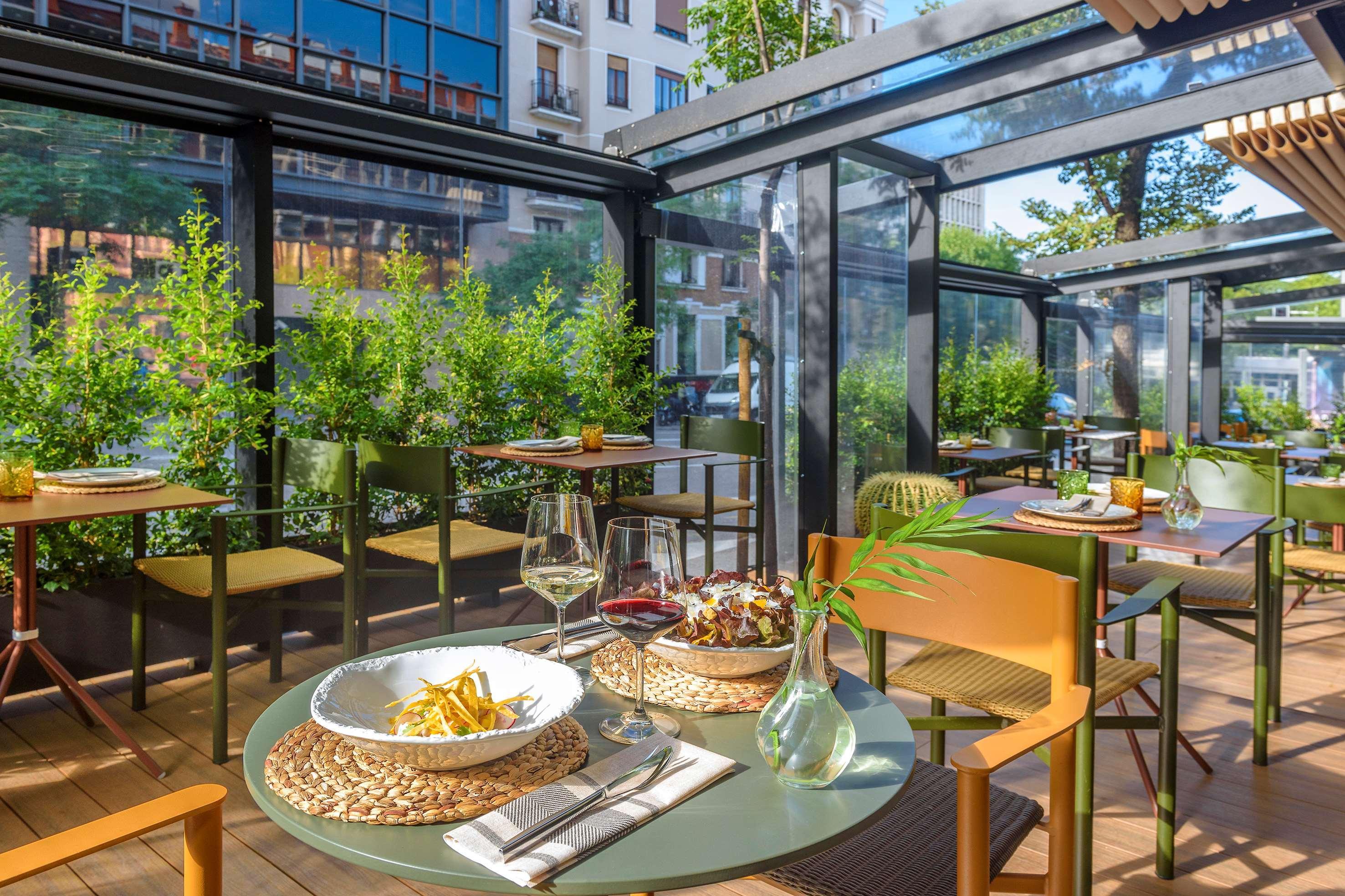 Melia Madrid Serrano Bagian luar foto