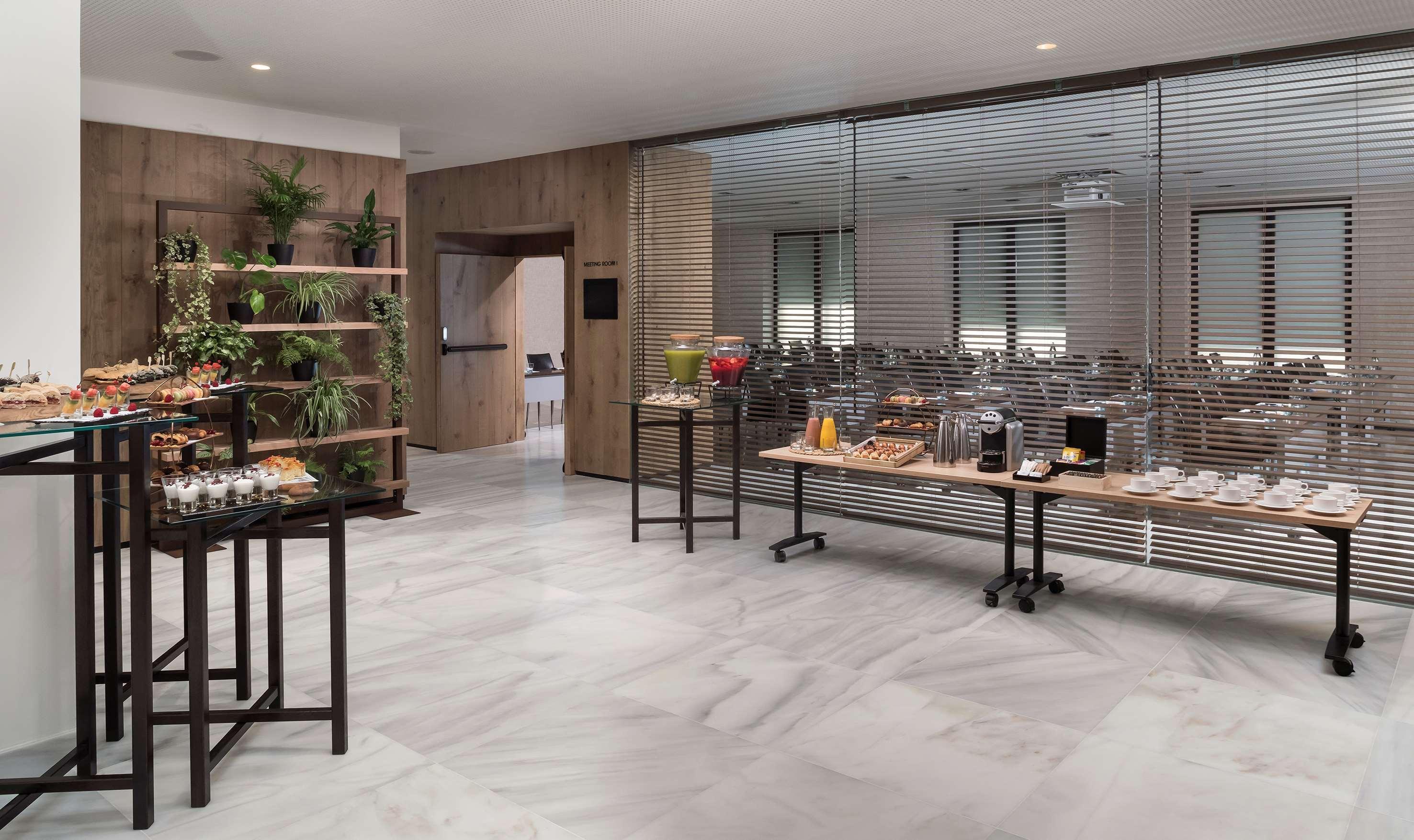 Melia Madrid Serrano Bagian luar foto