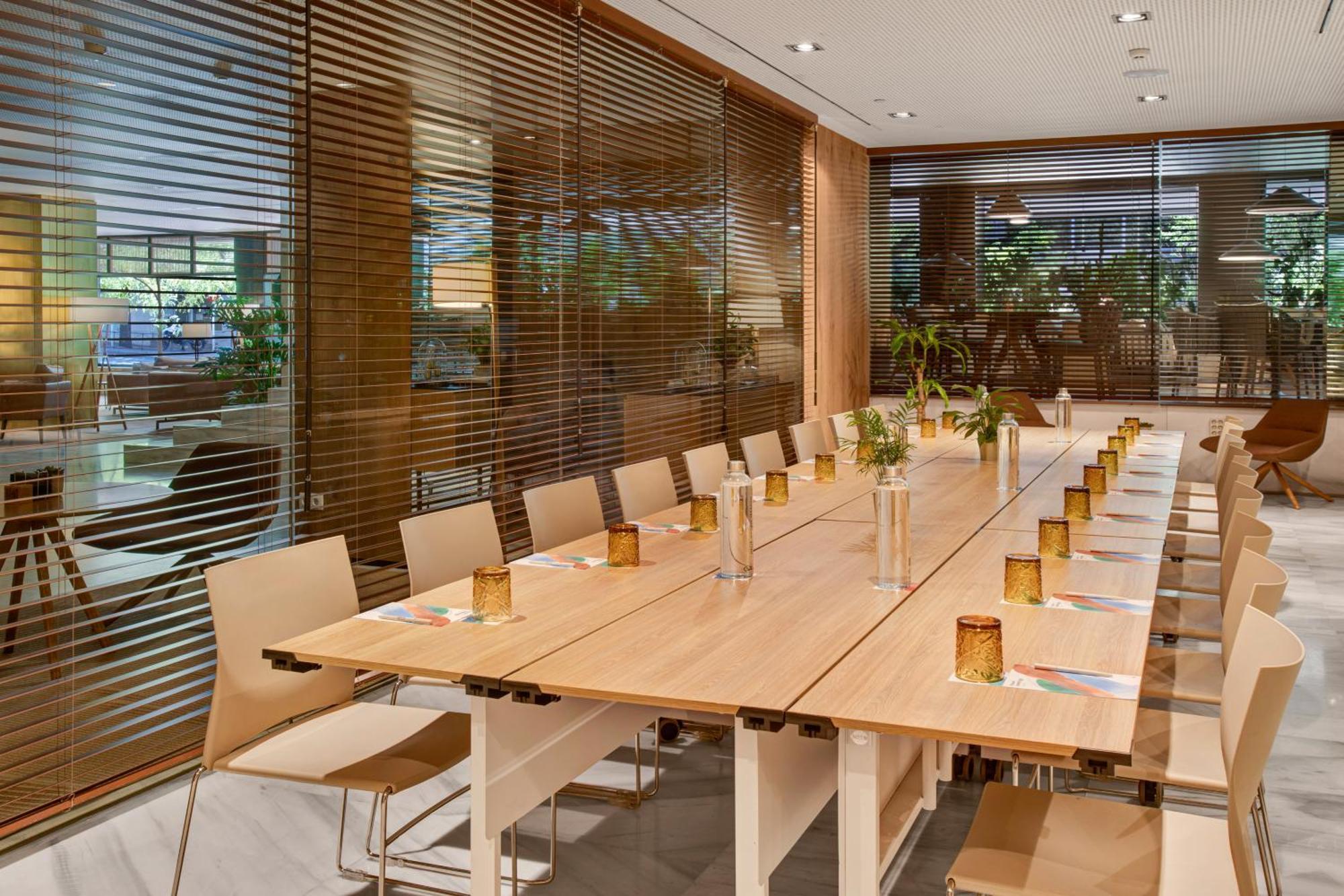 Melia Madrid Serrano Bagian luar foto