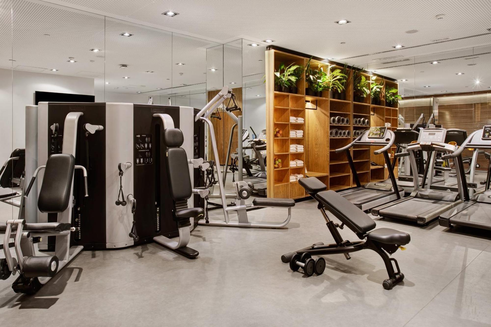 Melia Madrid Serrano Bagian luar foto