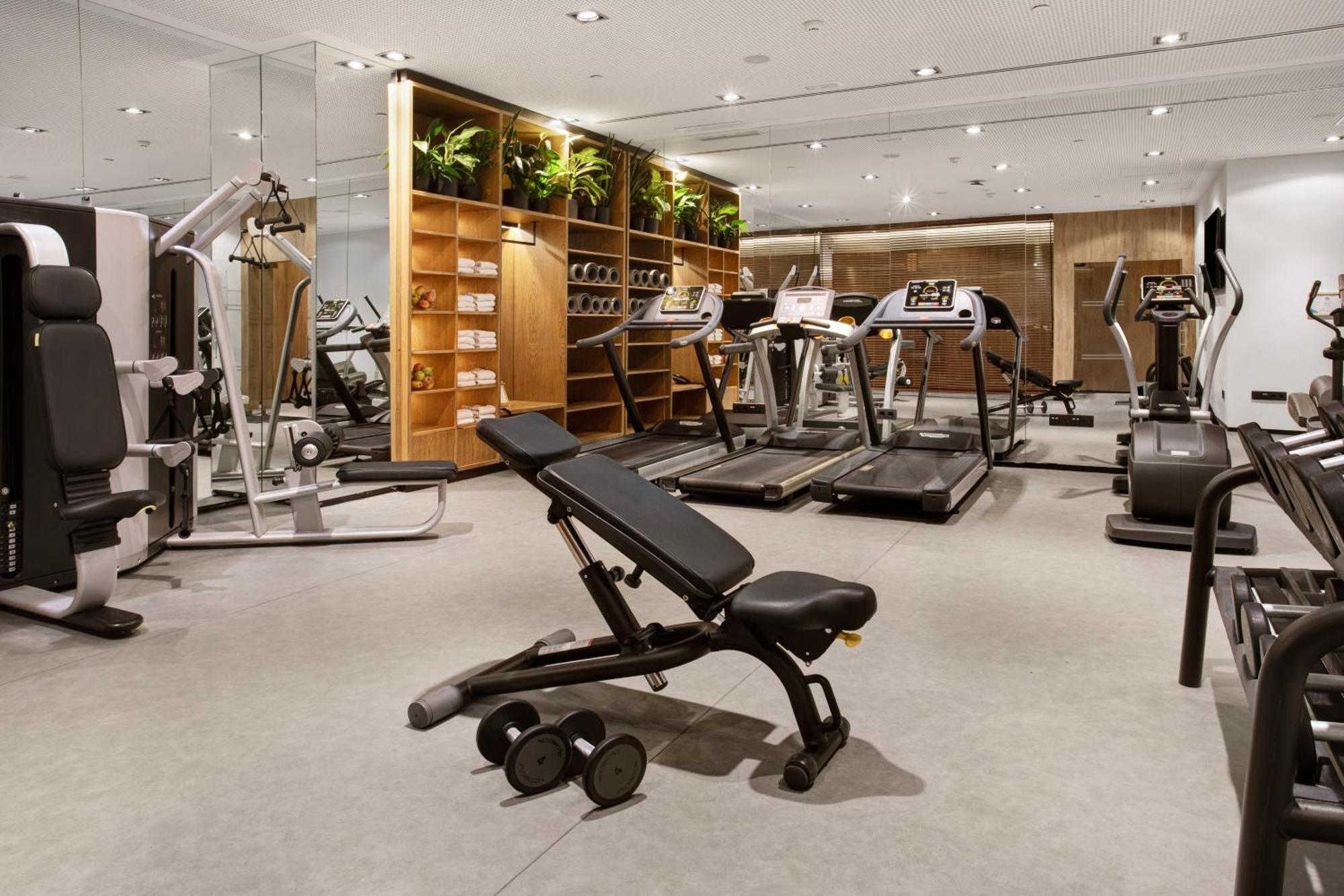 Melia Madrid Serrano Bagian luar foto